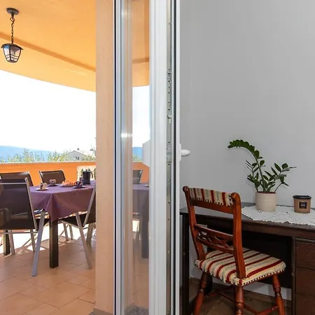 Апартаменты La Vista With Pool Salatic