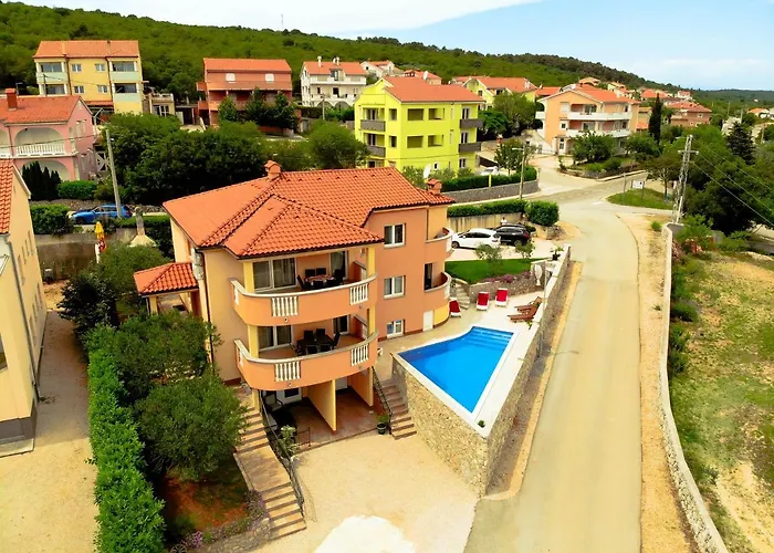 La Vista With Pool דירה