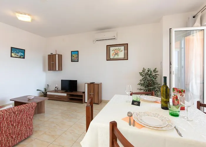La Vista With Pool דירה *