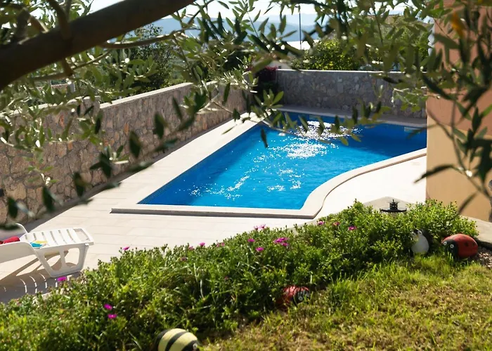 La Vista With Pool דירה