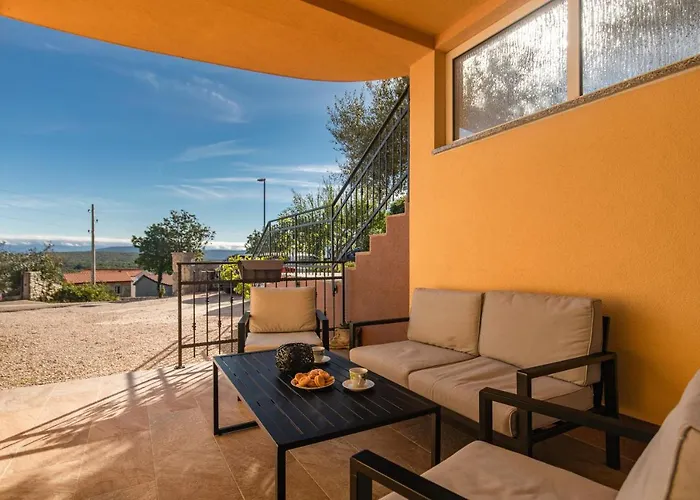 La Vista With Pool Salatić