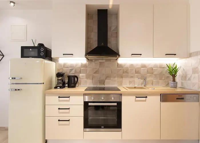 Appartamento La Vista With Pool Salatić