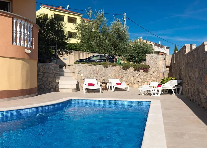 La Vista With Pool