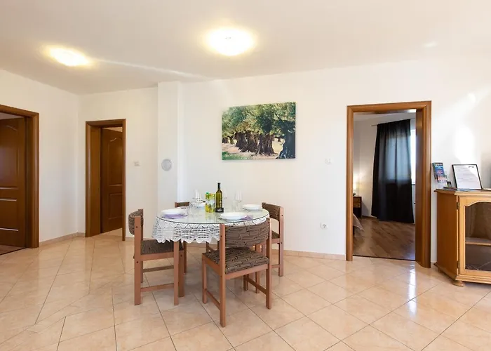 La Vista With Pool Appartement Salatić