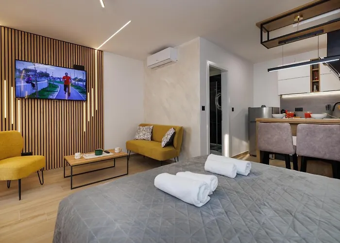 La Vista With Pool Appartement