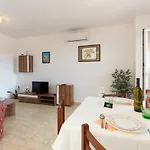 La Vista With Pool Apartament *