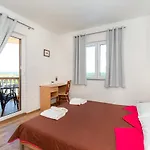 Apartament La Vista With Pool *