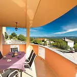 La Vista With Pool