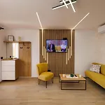 Apartament La Vista With Pool