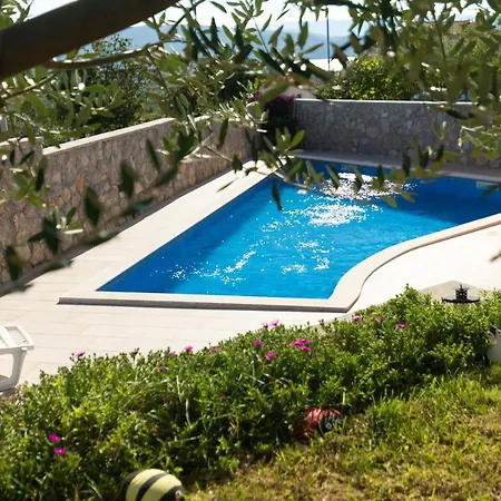 La Vista Apartments With Pool Lägenhet
