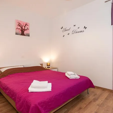 Lägenhet La Vista Apartments With Pool Salatić