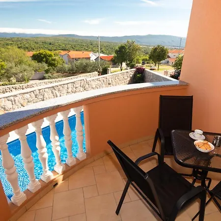 La Vista Apartments With Pool *
